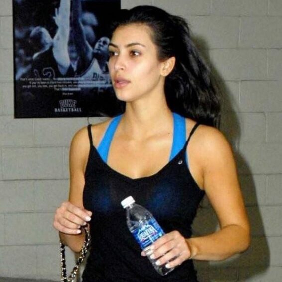 12 Gorgeous Photos of Kim Kardashian Without Makeup