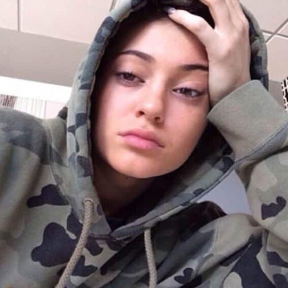 20 Amazing Photos of Kylie Jenner Without Makeup