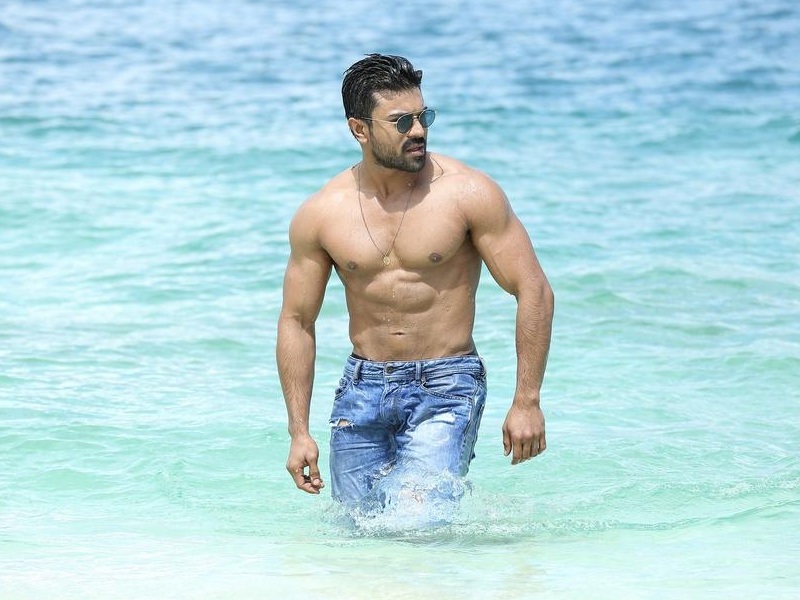 40 Celebrity Indian Actors With Six Pack Abs in 2022