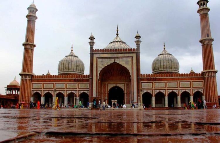 Top 9 Historic Mosques in India in 2022