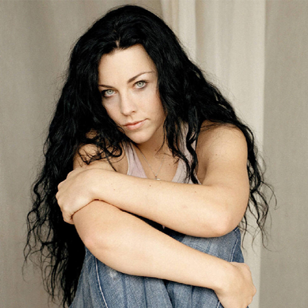 10 Photos of Amy Lee Without Makeup