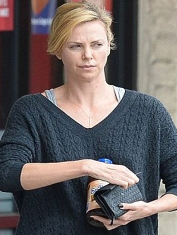 10 Photos of Charlize Theron Without Makeup