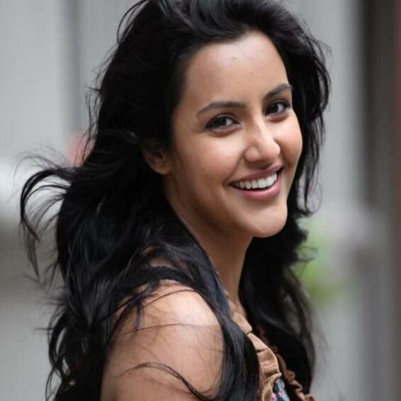 10 Unseen Photos of Priya Anand Without Makeup