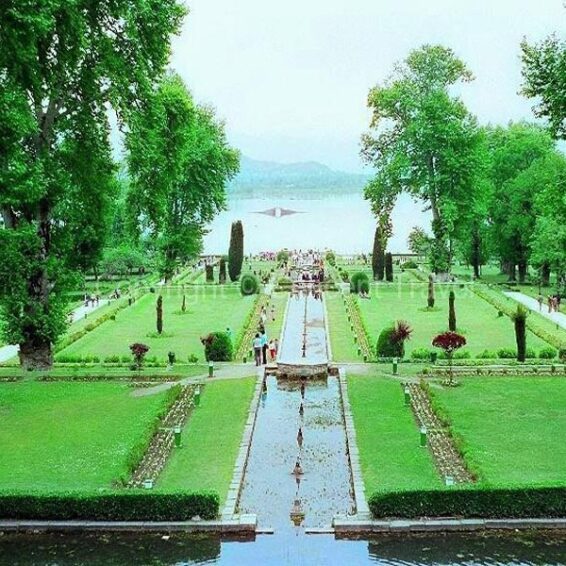 15 Amazing Tourist Attractions in Srinagar