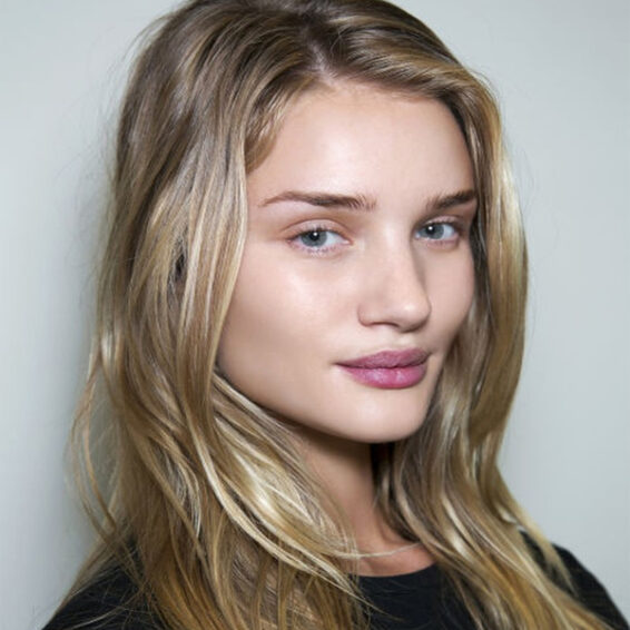 15 Photos of Rosie Huntington Whiteley Without Makeup