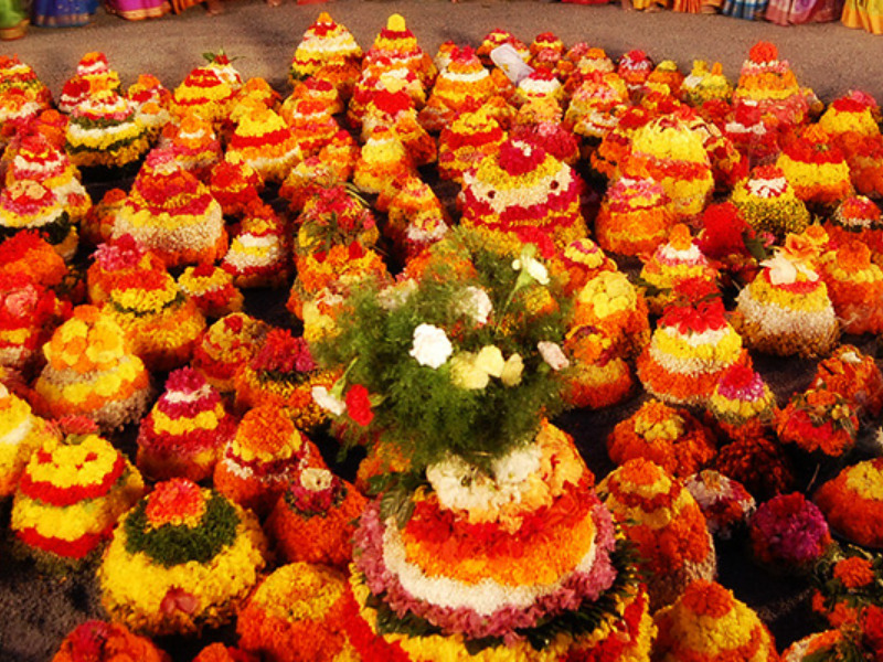 18 Telangana Bazaars and Festivals You Can't Miss