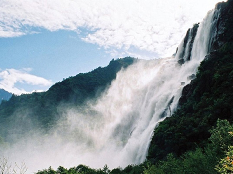 4 Best Waterfalls in Arunachal Pradesh - Magnificent Streams of Pure White