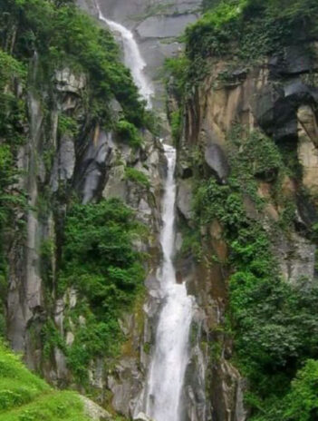 5 Best Waterfalls in Himachal Pradesh You Must Visit