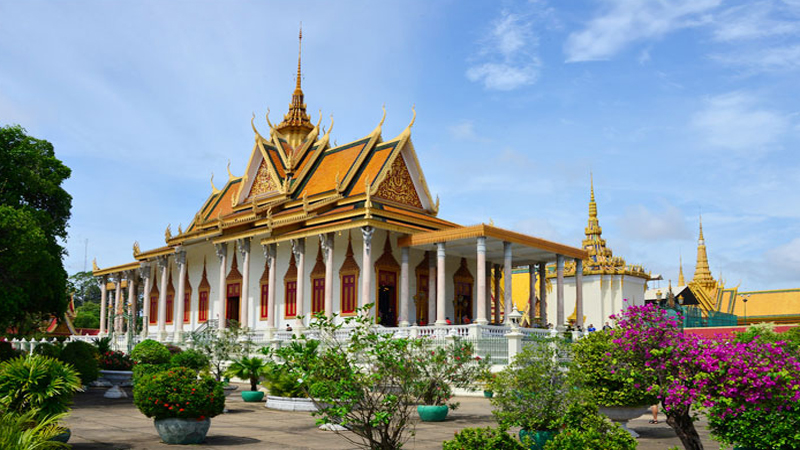 9 Famous Cambodia Tourist Attractions