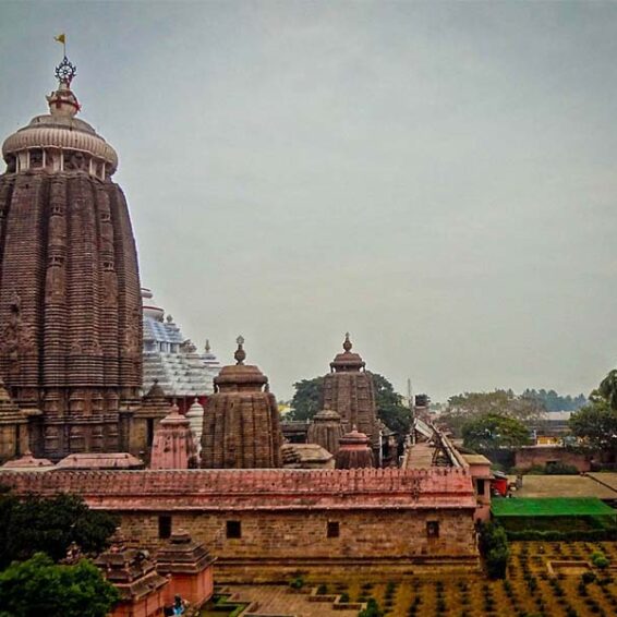 9 Famous Hindu Temples In India With Photos