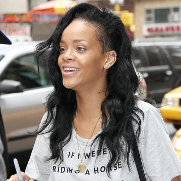 9 Pictures of Rihanna Without Makeup
