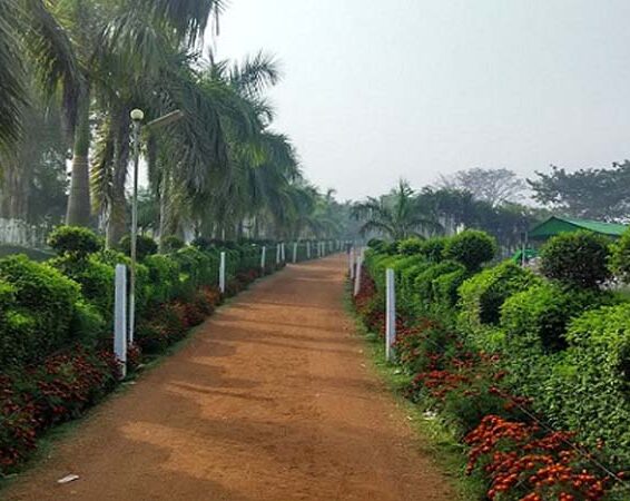 Burdwan's 9 Famous Parks and Pictures