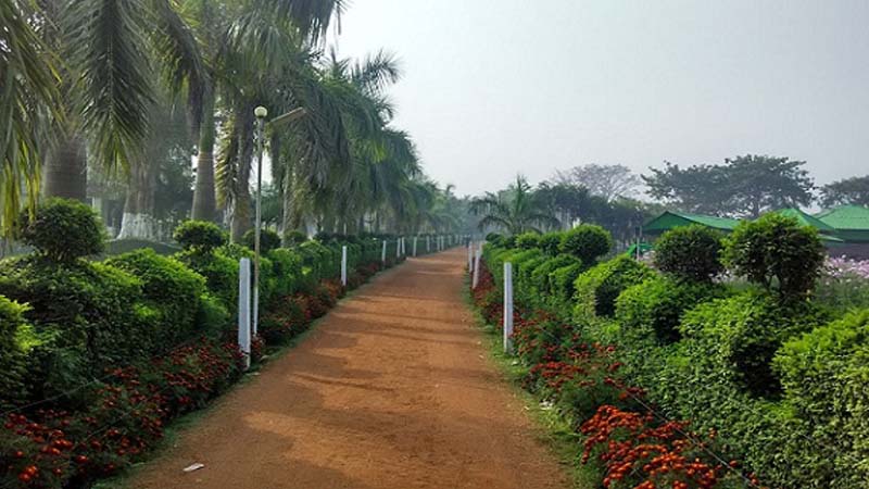 Burdwan's 9 Famous Parks and Pictures
