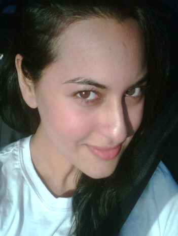 The 10 Best Photos of Sonakshi Sinha Without Makeup