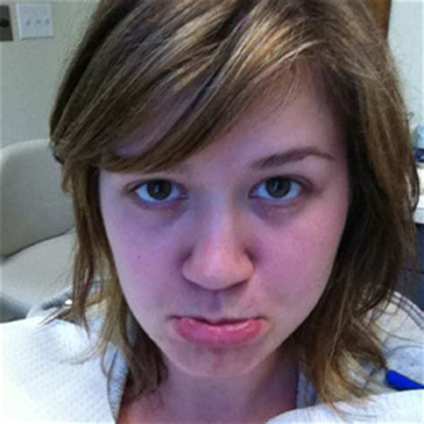The 12 Best Photos of Kelly Clarkson Without Makeup