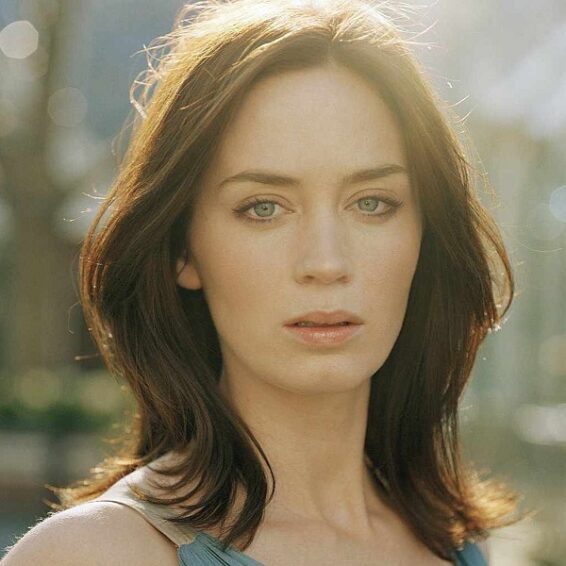 Top 10 Photos of Emily Blunt Without Makeup